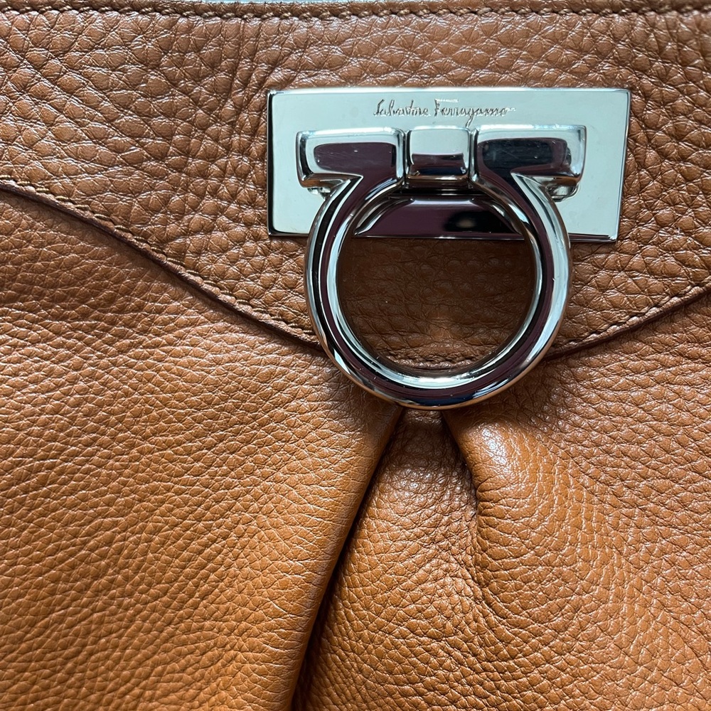 Salvatore Ferragamo Gancini Shoulder Bag Brown - Picture 3 of 13